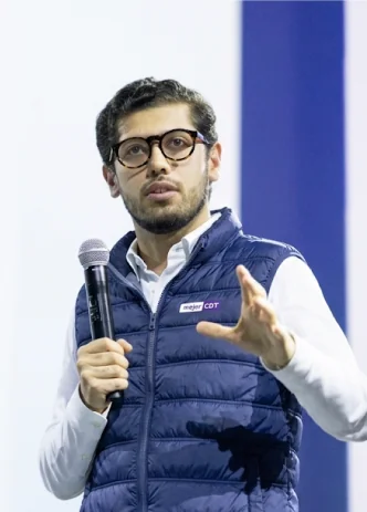 Omar Casas, gerente general de MejorCDT, durante una presentación sobre tasas